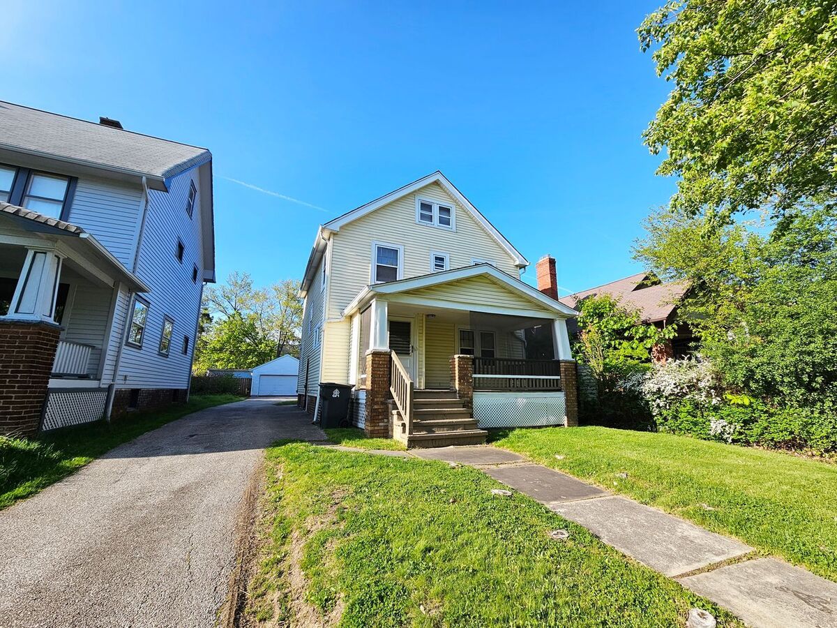 3 Beds - 1 Full Bath Colonial Available For Rent! Apartments Cleveland ...