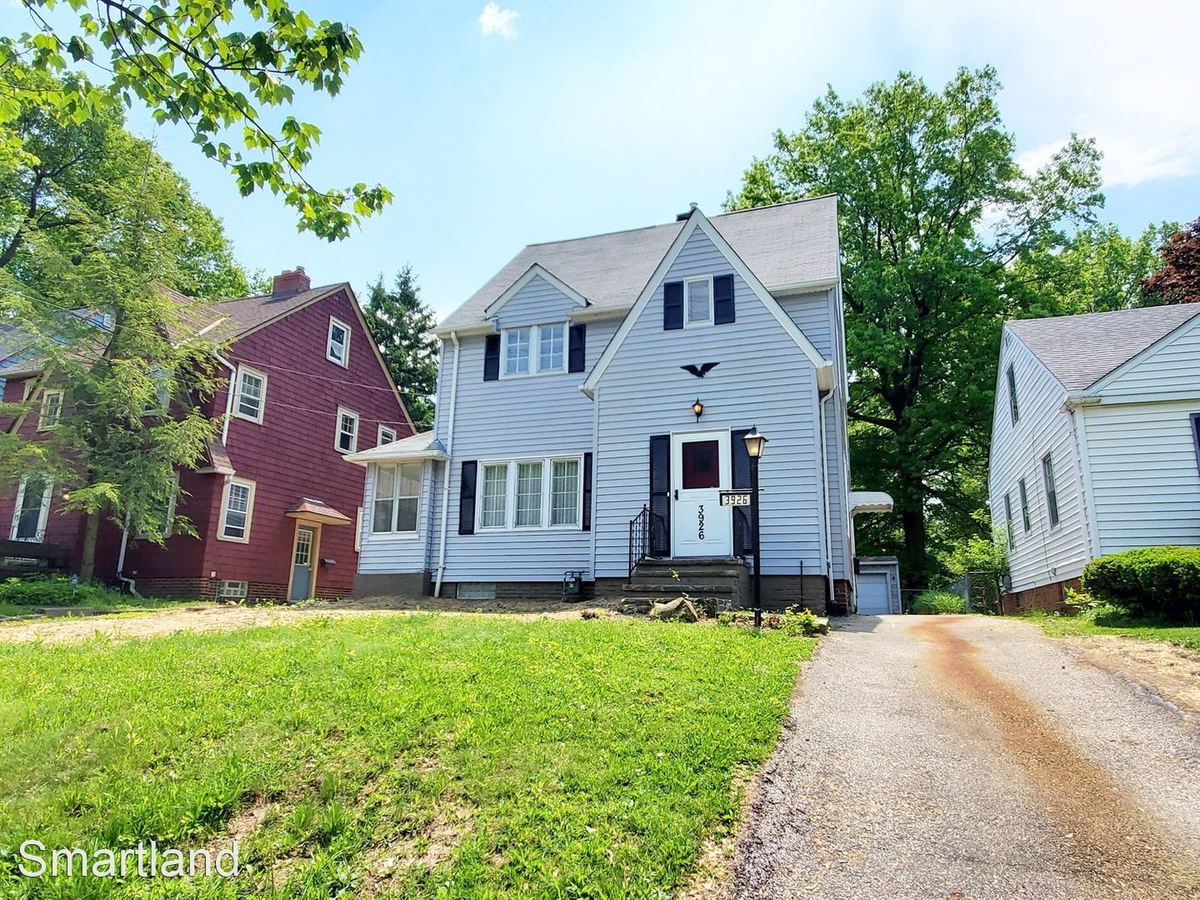 3926 Bluestone Rd Cleveland Heights, OH House for Rent