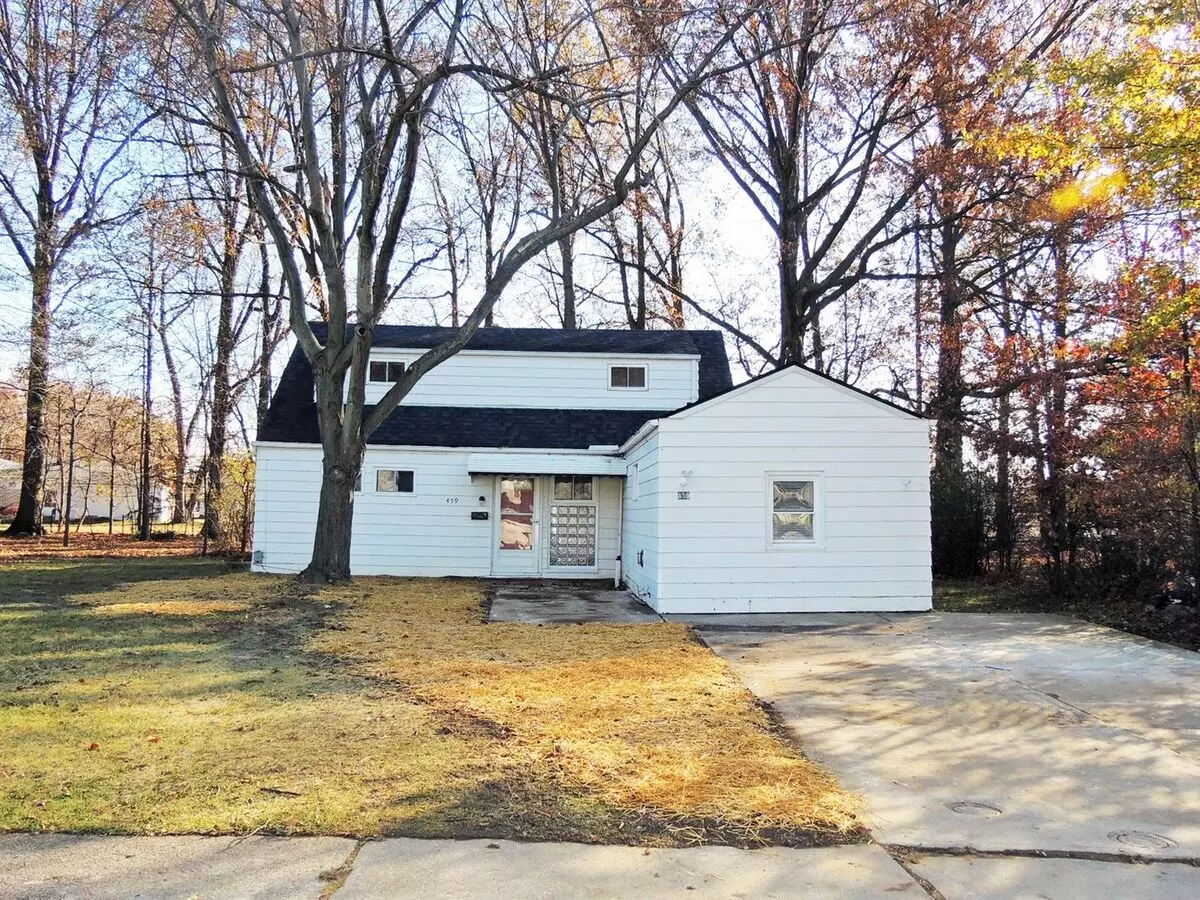 4 Bed - 2 Full Bath Bungalow For Rent In Willowick! House for rent in Willowick, OH