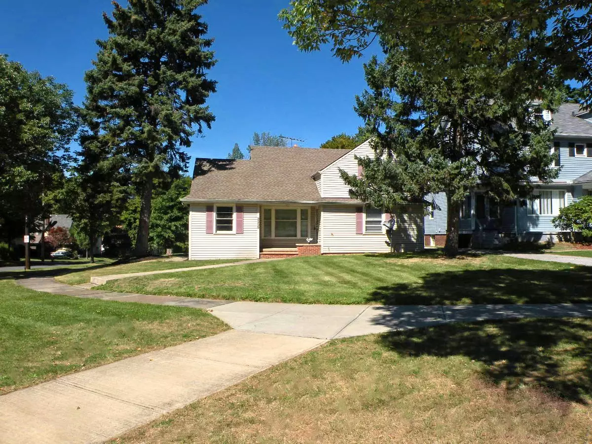 4 Bed- 3 Full Bath Cape Cod For Rent! House for rent in Cleveland Heights, OH