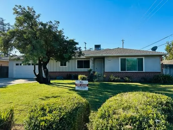 $2,300 First & Bullard, 3 Bedroom - E. Browning Ave, Fresno / Pool! Apartment for rent in Fresno, CA