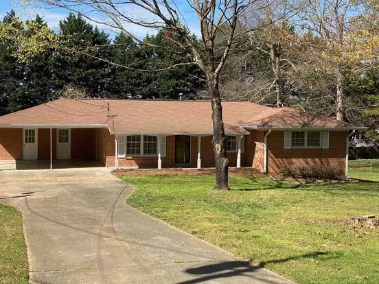 New Listing - Lovely, Brick Ranch Near Historic Duluth! Apartment for rent in Duluth, GA