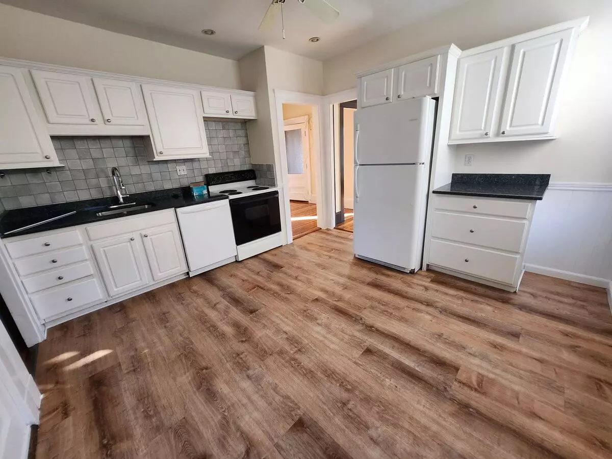 Third Floor 3 Bd 1 Bath Near Jfk T Station W/ In Unit Laundry! Apartment for rent in Boston, MA