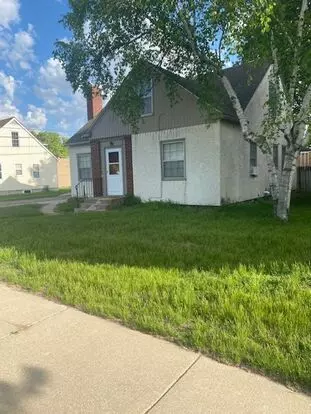 715 Oak St Apartment for rent in Brainerd, MN