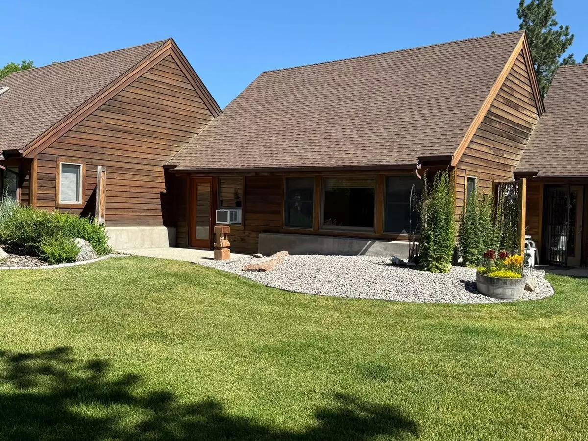 Beautiful 2 Bed, 2 Bath With Office In Quiet Neighborhood House for rent in Hamilton, MT