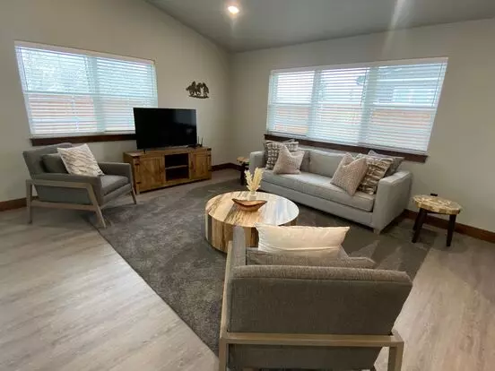 3 Bed/2bath Hamilton Home -furnished And Unfurnished Options Apartment for rent in Hamilton, MT