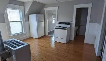 3 of 11 10-22 Quincy St Apartment for rent in Manchester, NH