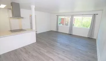 2 of 10 Jg-2425 E. 5th Apartment for rent in Long Beach, CA