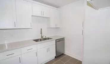 5 of 10 Jg-2425 E. 5th Apartment for rent in Long Beach, CA