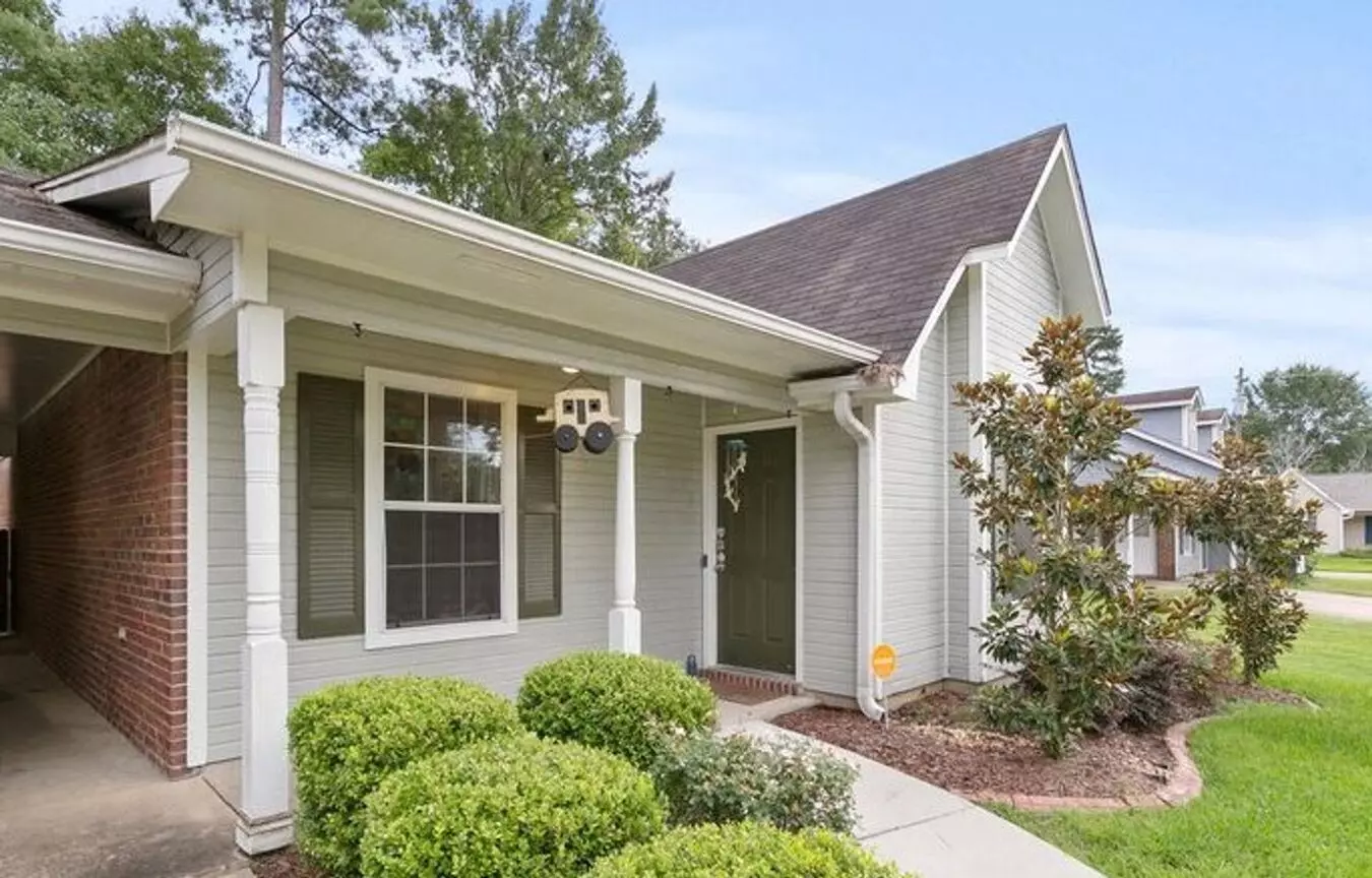 1204 Barnett Bend Cir House for rent in Brandon, MS