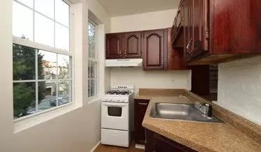 4 of 12 3021 N Calvert St Apartment for rent in Baltimore, MD