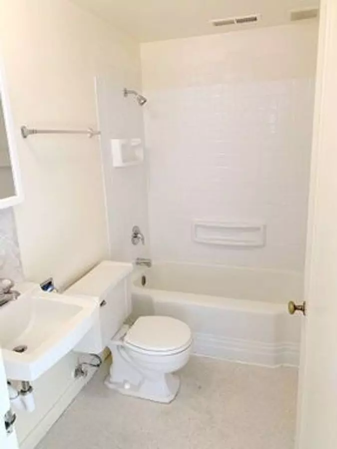 Kings Court- Kc Apartment for rent in Corvallis, OR