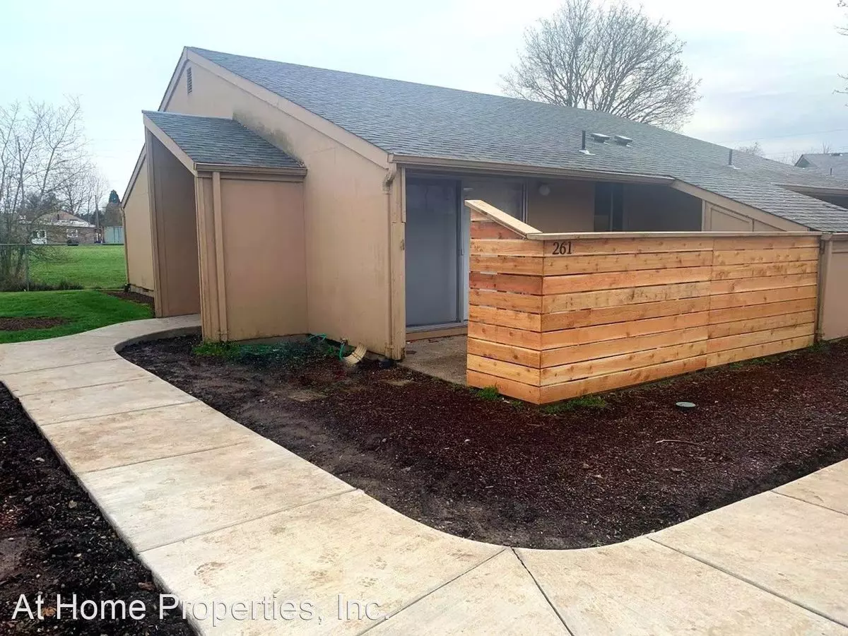 Wake Robin Duplexes Apartment for rent in Corvallis, OR