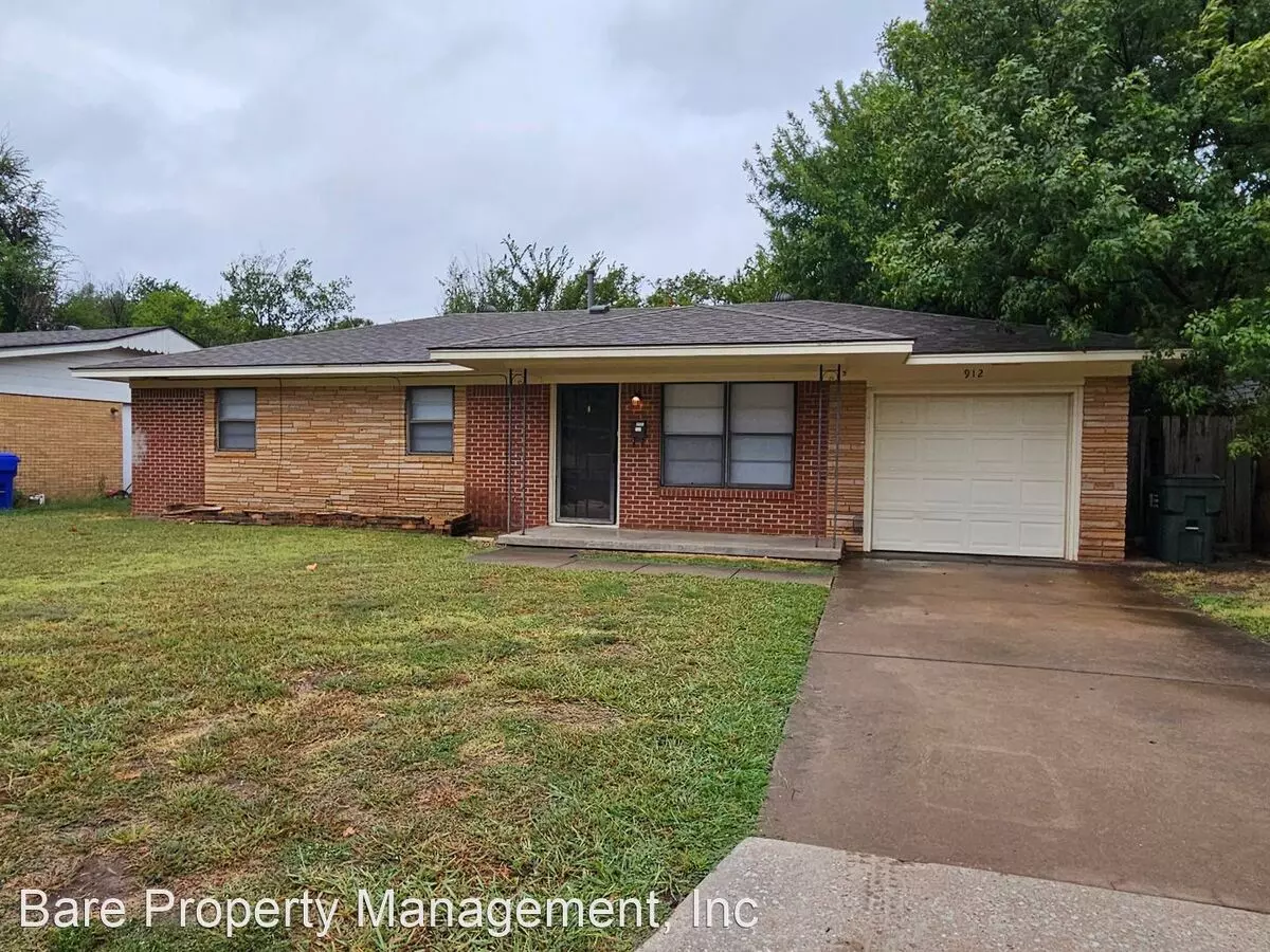 (3) Bed/(1) Bath With Updates Avail Now! House for rent in Norman, OK