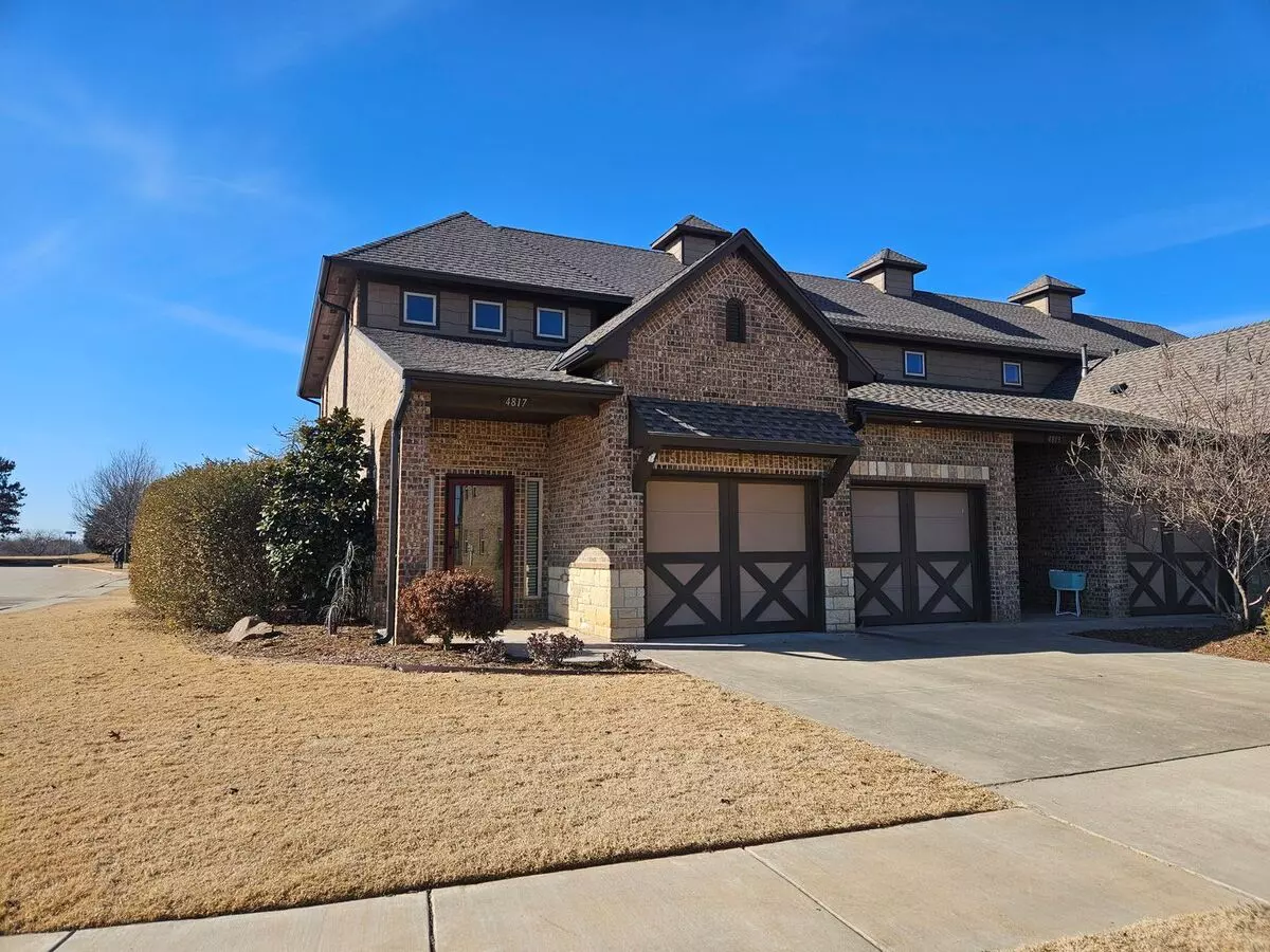 (2) Bed/(2.5) Bath Townhome In Gated Community Avail Now! House for rent in Norman, OK