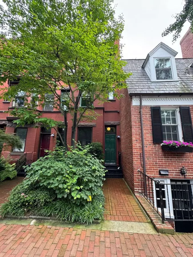 Serene Georgetown Living On Montrose Walk! Available Now! Apartment for rent in Washington, DC