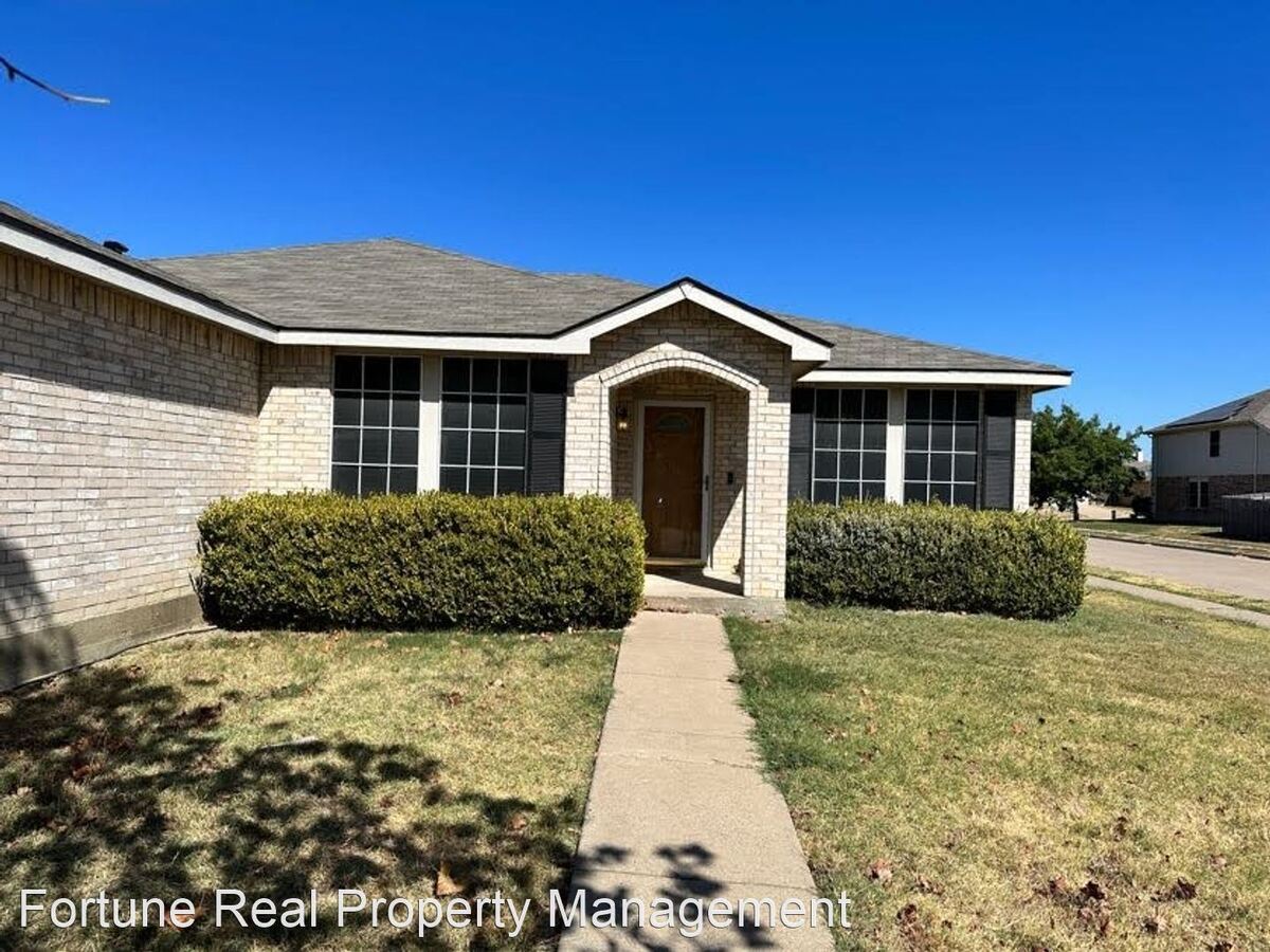 1400 Erin Dr Burleson, TX House for Rent Rentable