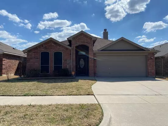 Beautiful Single Story In Fossil Lake In Mansfield Isd Apartment for rent in Arlington, TX