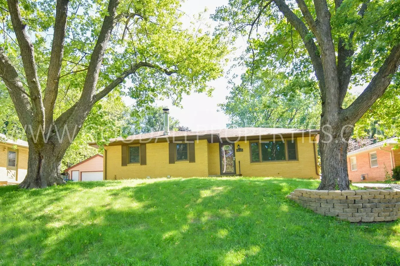 Wonderful 3-bedroom, 2.5-bath Ranch-style Home In Urbandale House for rent in Urbandale, IA