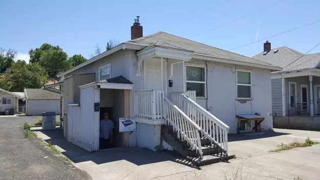 1206 SW Frazer Apartment for rent in Pendleton, OR