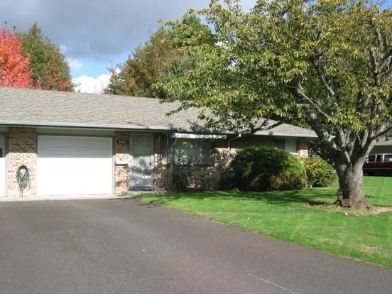 SPRUCE STREET APTS 1939-2051 SE SPRUCE ST. Apartment for rent in Hillsboro, OR