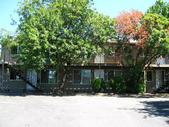 Holgate--* Apartment for rent in Portland, OR Holgate--* Apartment for rent in Portland, OR