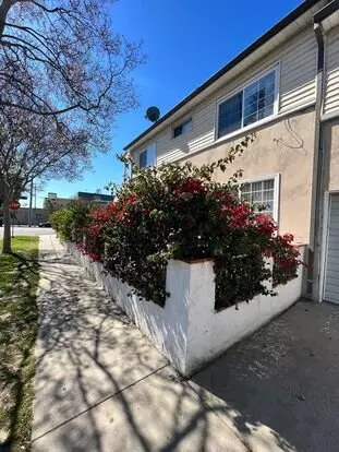 11633 Burbank Blvd Apartment for rent in North Hollywood, CA