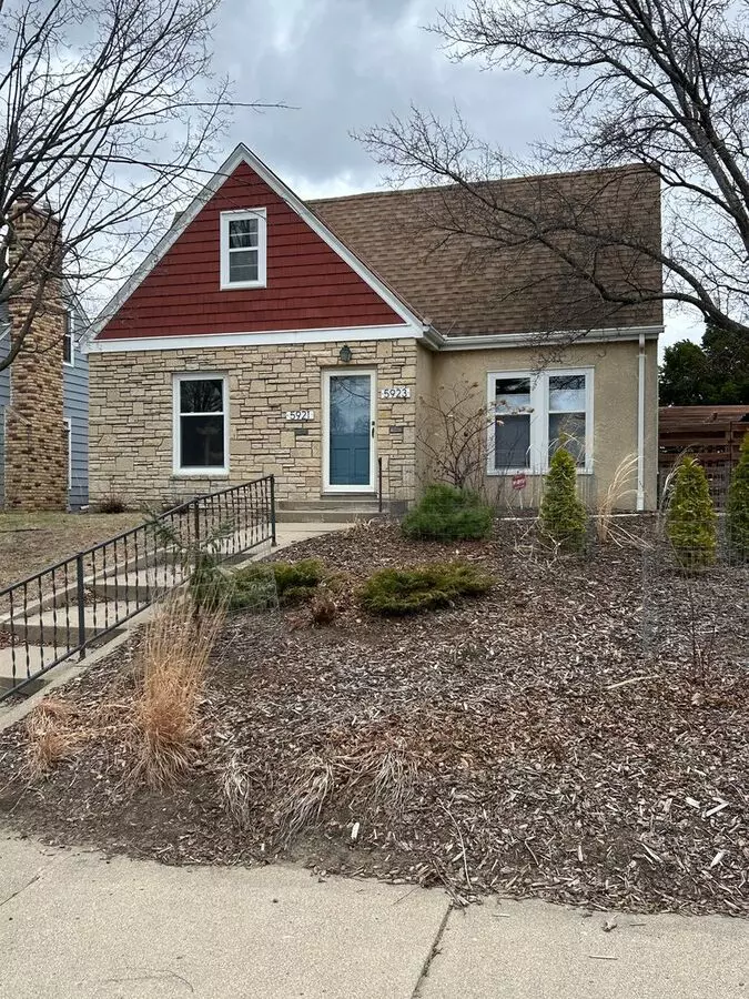 Charming Two Bedroom!! House for rent in Minneapolis, MN