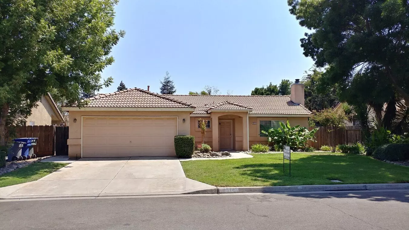 Big Backyard On This Nw Home, Central Unified Schools. Close To Shopping And Hwy 99. House for rent in Fresno, CA