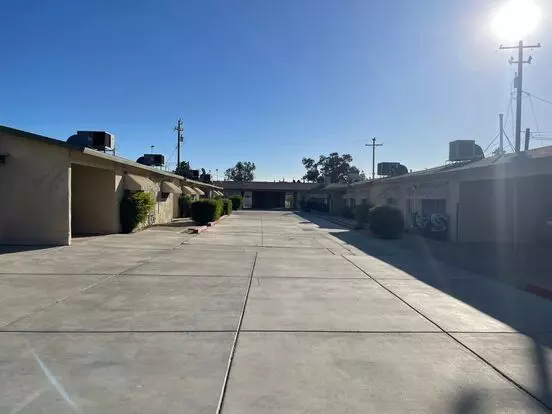034- 220-226 Stine Rd Apartment for rent in Bakersfield, CA