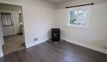 2 of 17 340 N Grove Ct House for rent in Eugene, OR