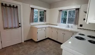 4 of 17 340 N Grove Ct House for rent in Eugene, OR