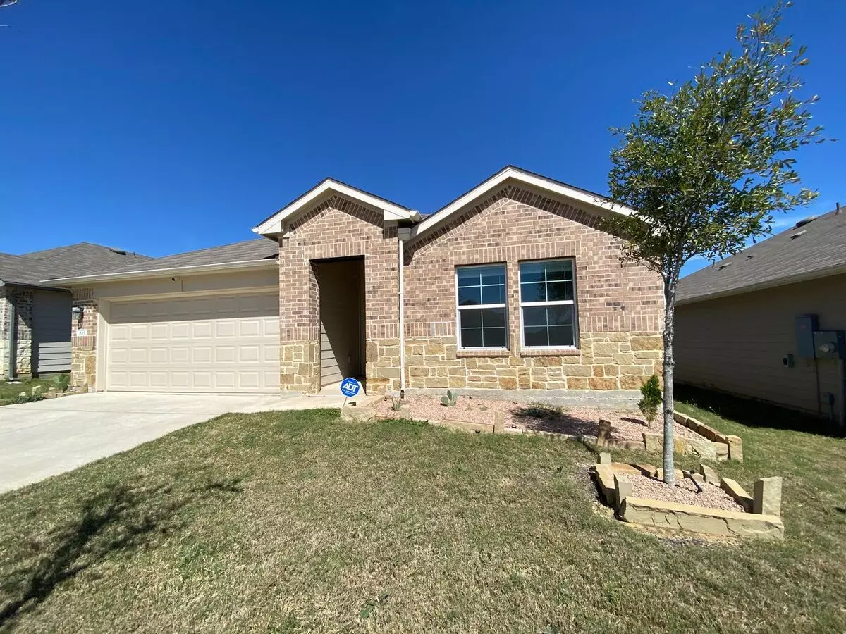 4/2/2 In Arroyo Ranch -seguin/ Community Pool, Playground & Lawn / Seguin Isd. 2 Weeks Free Rent Off The First Full Month. House for rent in Seguin, TX
