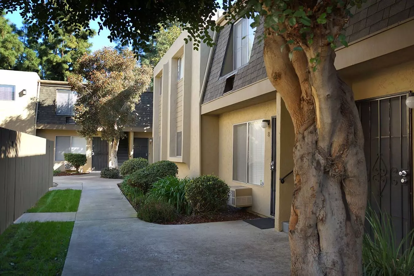 2 of 2 El Cajon. Spacious 2 Bedroom, 1.5 Bath Townhome Coming Available! Apartment for rent in El Cajon, CA