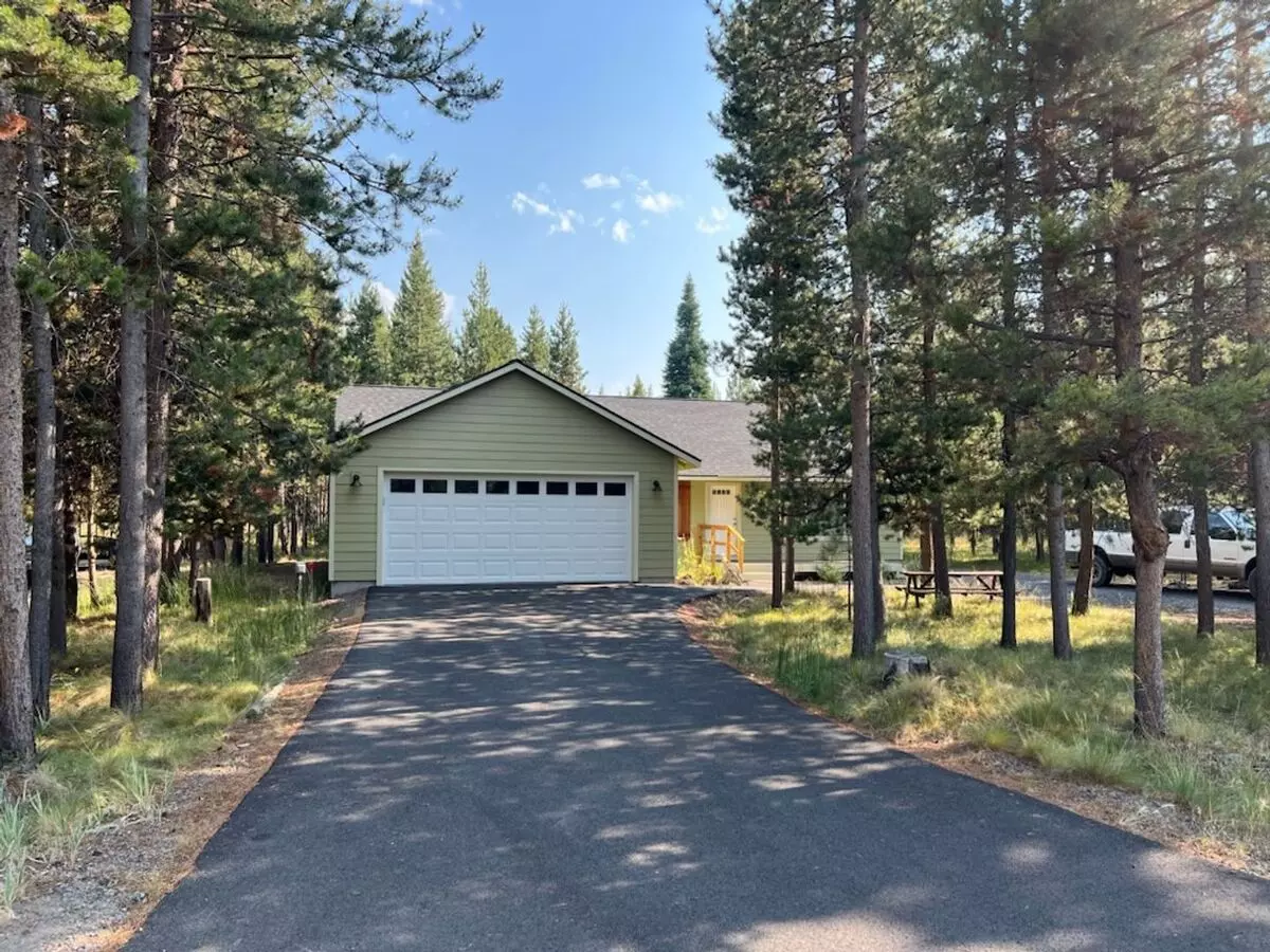 Custom Home Close To Big Deschutes House for rent in Bend, OR
