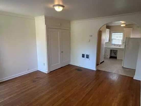 Caruthers Apartment for rent in Portland, OR Caruthers Apartment for rent in Portland, OR