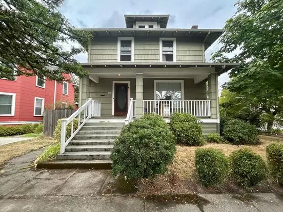 Stunning 3 Bed, 1.5 Bath Modern Vintage Portland Gem! Apartment for rent in Portland, OR