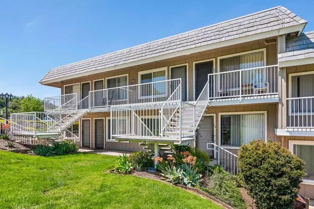 27725 Mountain Meadow Rd #32 Apartment for rent in Escondido, CA