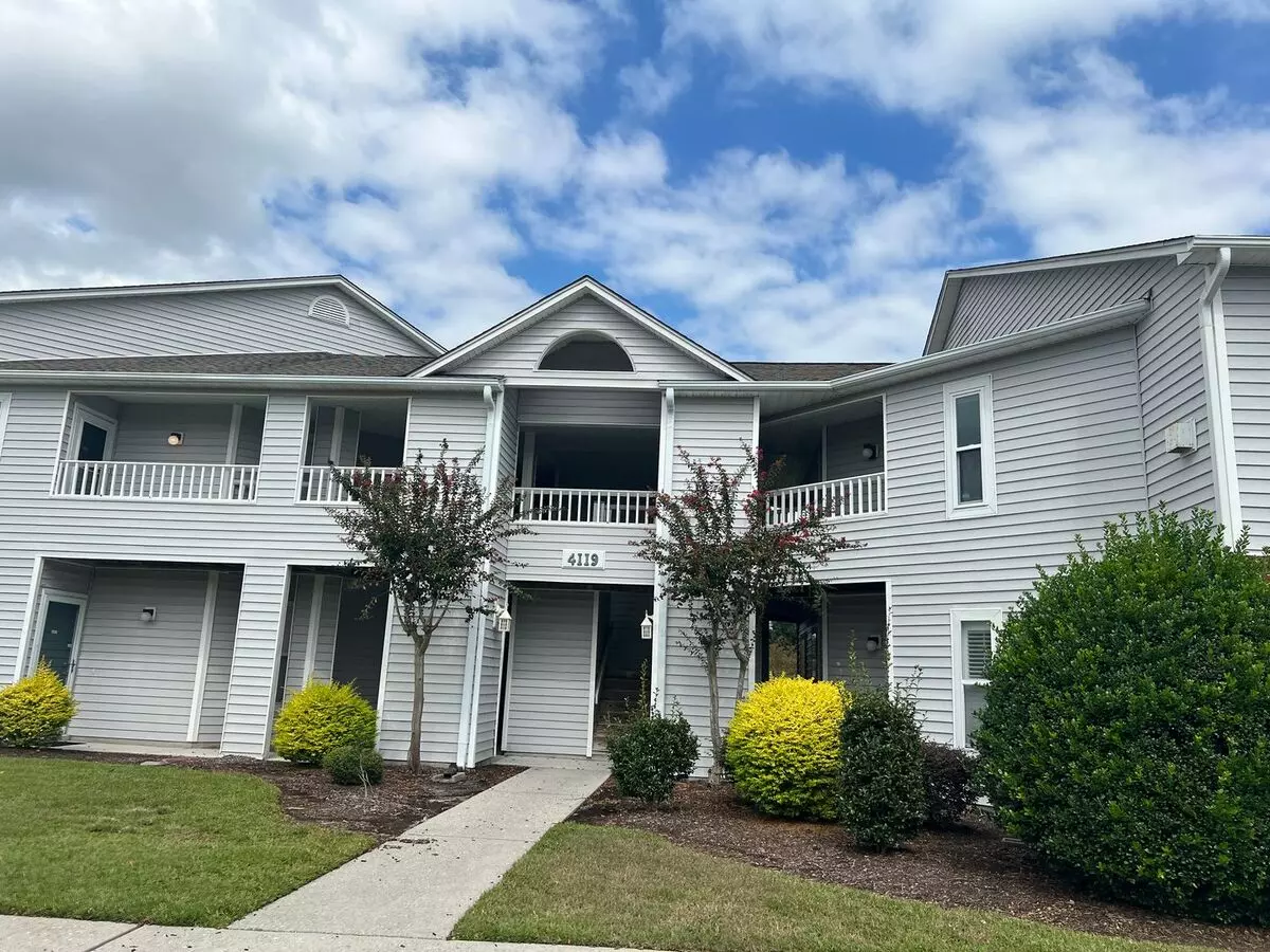 Breezewood Condo, 2 Brd/2bath, Center Of Wilmington, Near Barclay Shops, Park, Theater And More House for rent in Wilmington, NC