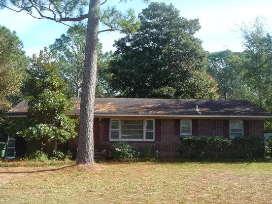 Large Brick Home On Uncw Bike Trail, Wrightsville Ave Area, Huge Back Yard, Student Friendly Apartment for rent in Wilmington, NC
