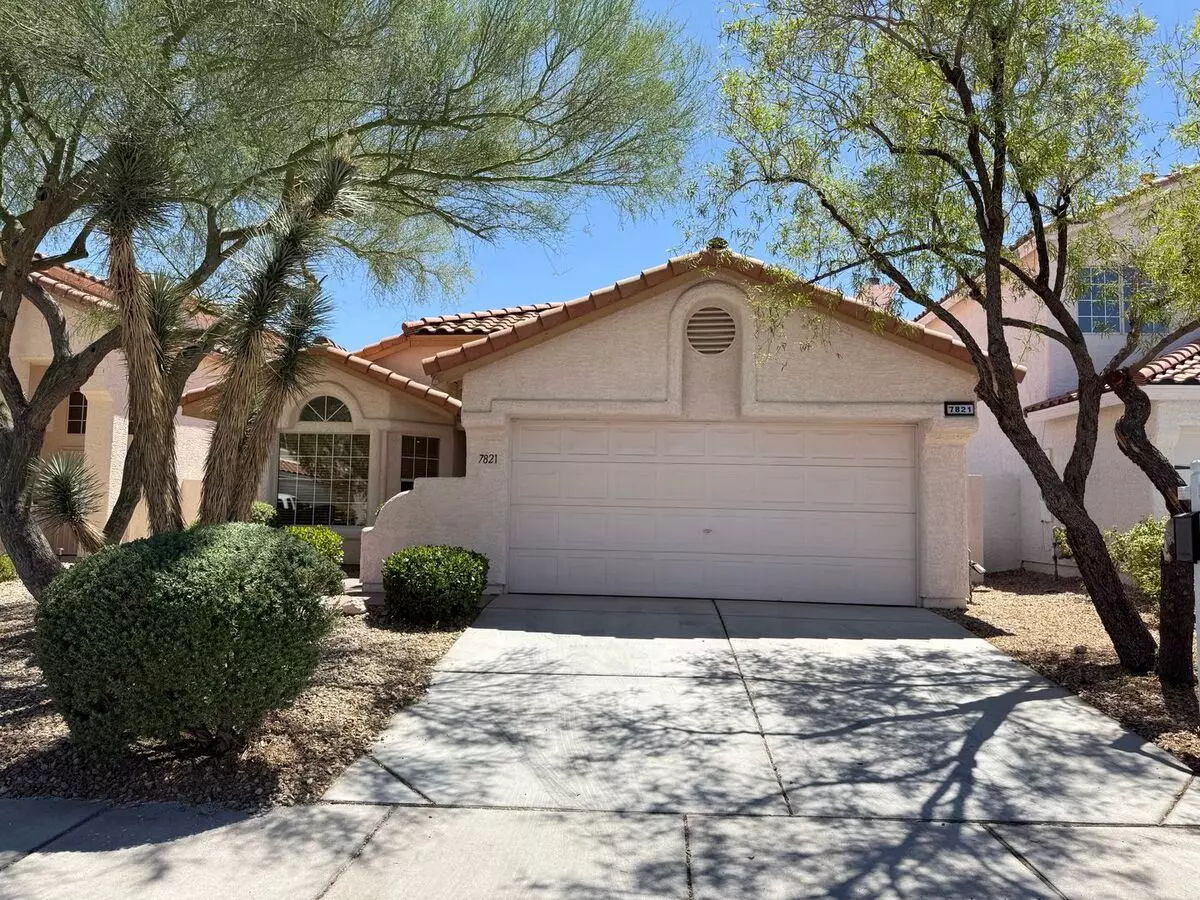Live The Summerlin Lifestyle – Immaculate 3-bed Home With Updates House for rent in Las Vegas, NV