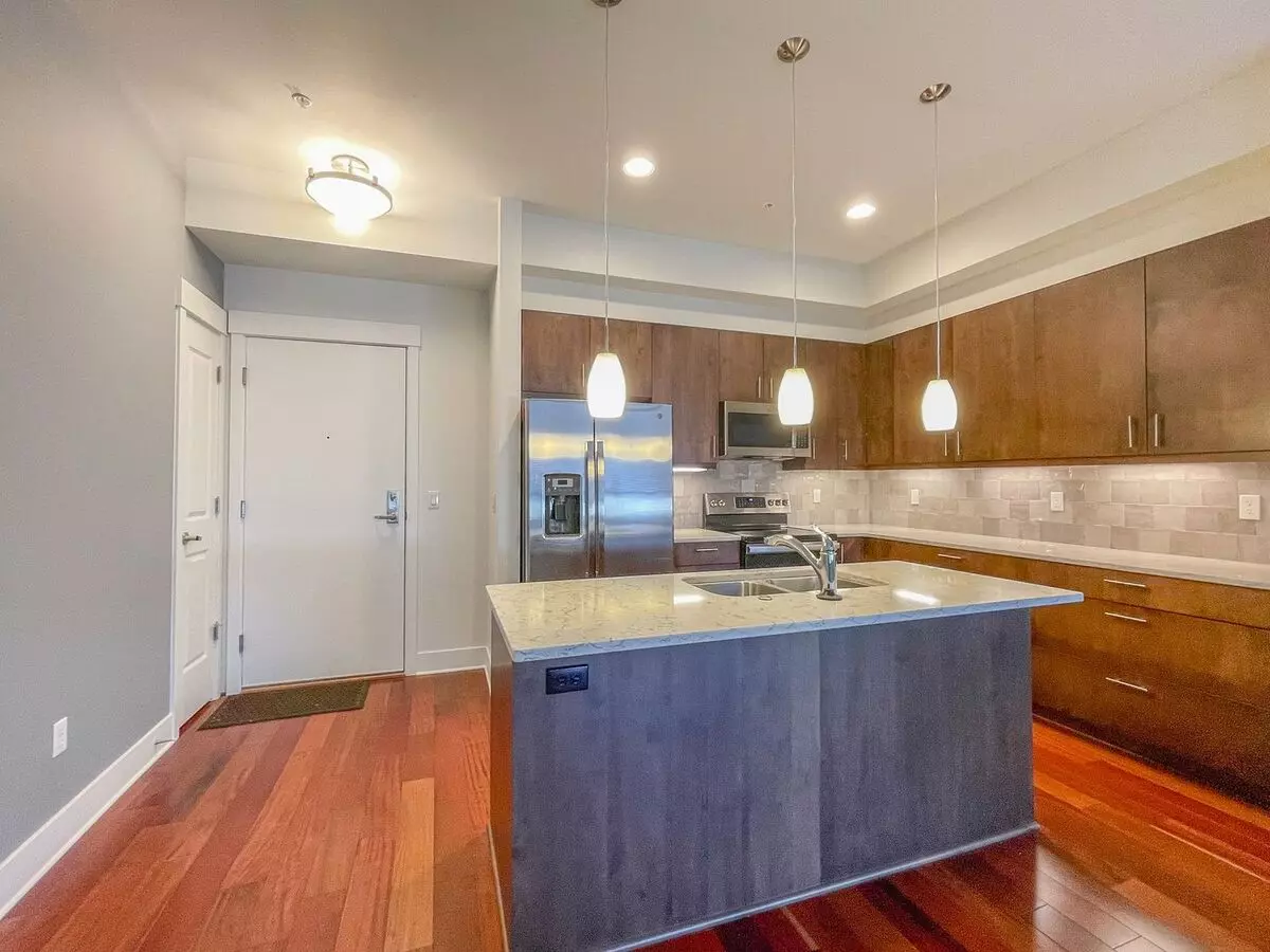 Charming 1bd/1ba Seattle Condo - Near Uw! Apartment for rent in Seattle, WA