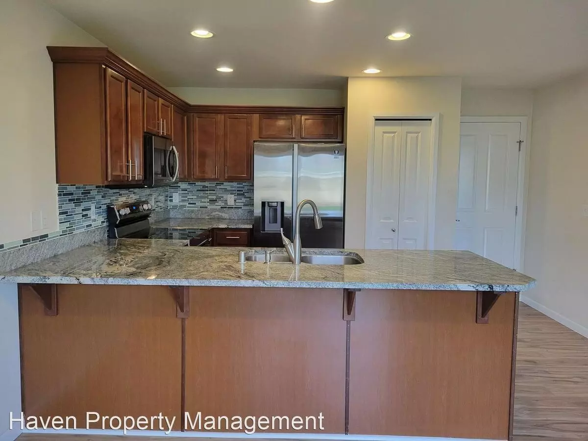 2 of 2 Cozy 4 Bd 2.5 Bath House for rent in Federal Way, WA