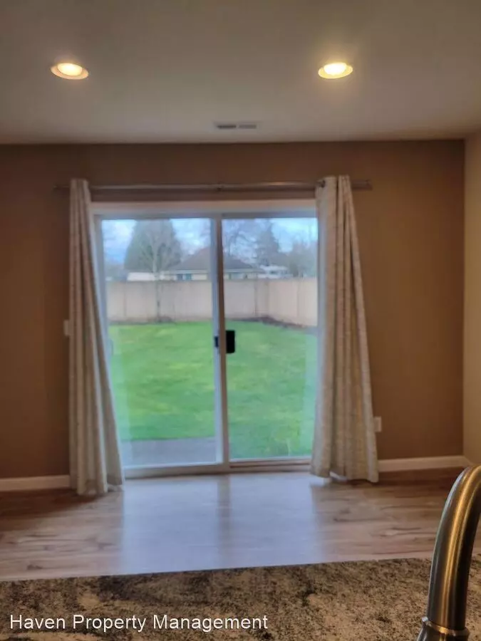 Cozy 4 Bd 2.5 Bath House for rent in Federal Way, WA