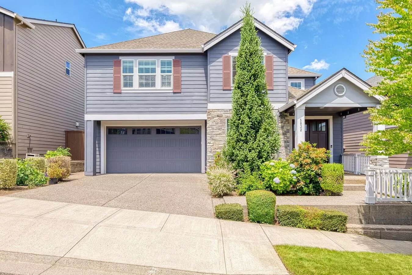 Stunning Spacious 5 Bd* 3.5 Ba* Single Family Home Located In North Bethany At Bethany Ridge Neighborhood *location Location Location!* A+ Schools! House for rent in Portland, OR