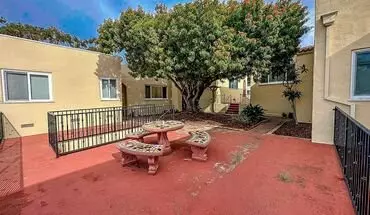 3 of 7 2600-2616 Front St Sunset Ct Apartment for rent in San Diego, CA