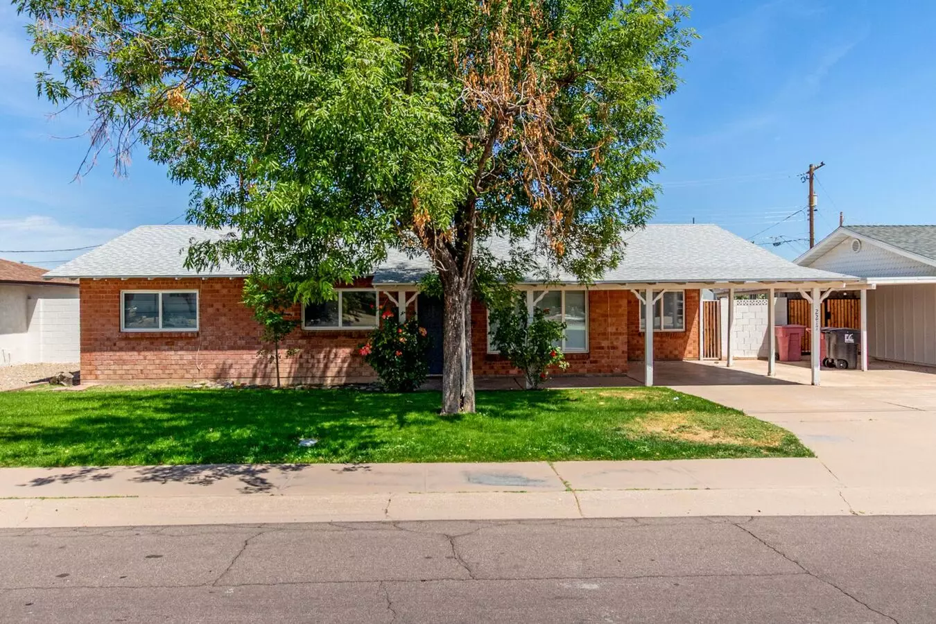 South Scottsdale Charmer! 4 Bed + Office, 3 Baths, With Pool And Huge Covered Patio House for rent in Scottsdale, AZ