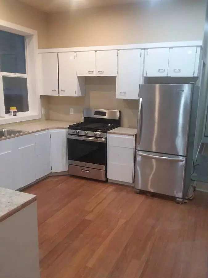 2 of 3 Se Portland - Remodel - Next To Reed College House for rent in Portland, OR