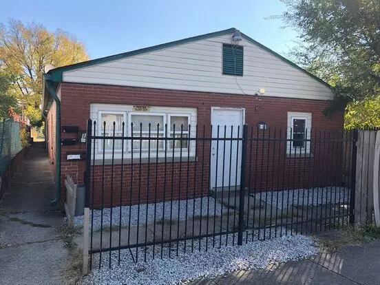Spacious 2br Apartment On Westside Apartment for rent in Indianapolis, IN Spacious 2br Apartment On Westside Apartment for rent in Indianapolis, IN