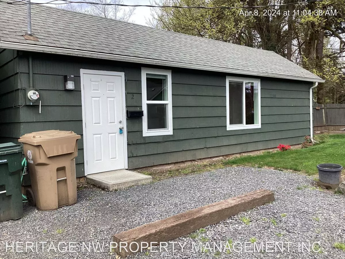 1240 NANDINA #1-2 1250 NANDINA #1-5 Apartment for rent in Sweet Home, OR
